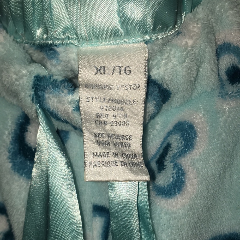 FLUFFY PJS - Picture 6 of 7